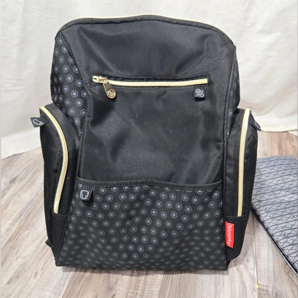 Fisher-Price Fashion diaper backpack Black With Pad And Wipes Holder - Picture 11 of 11